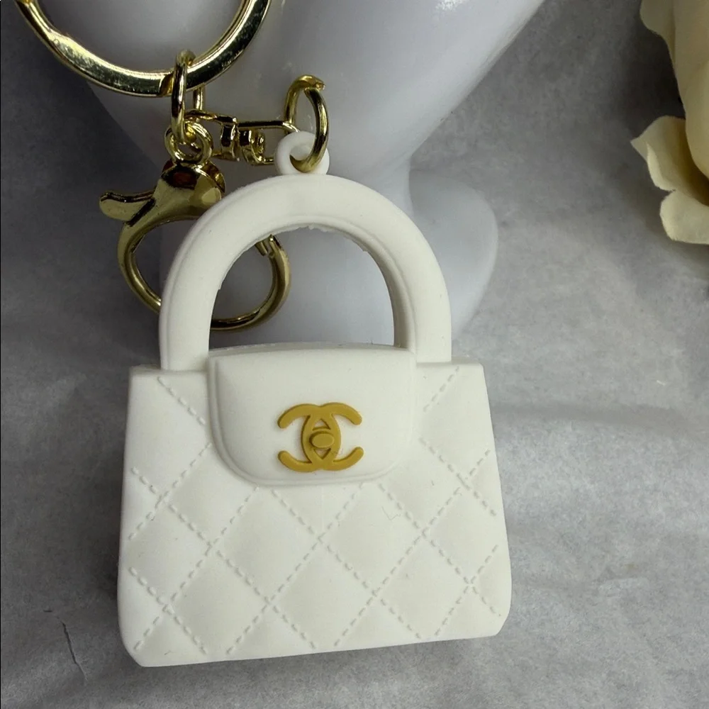 White and Gold Key & Card Holder - Picture 3 of 5